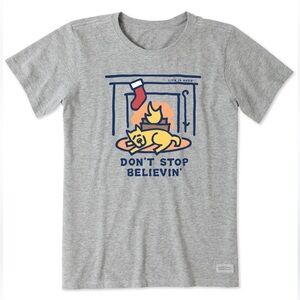 LIFE IS GOOD Don’t Stop Believin’ Christmas Fireplace Santa Shirt Sleeve Shirt L